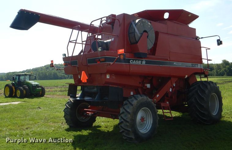 image for item DD6351 2006 Case IH 2377 Axial-Flow Hillco Sidehill RWA combine