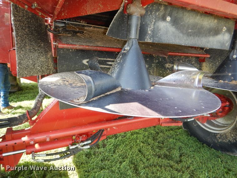 image for item DD6351 2006 Case IH 2377 Axial-Flow Hillco Sidehill RWA combine