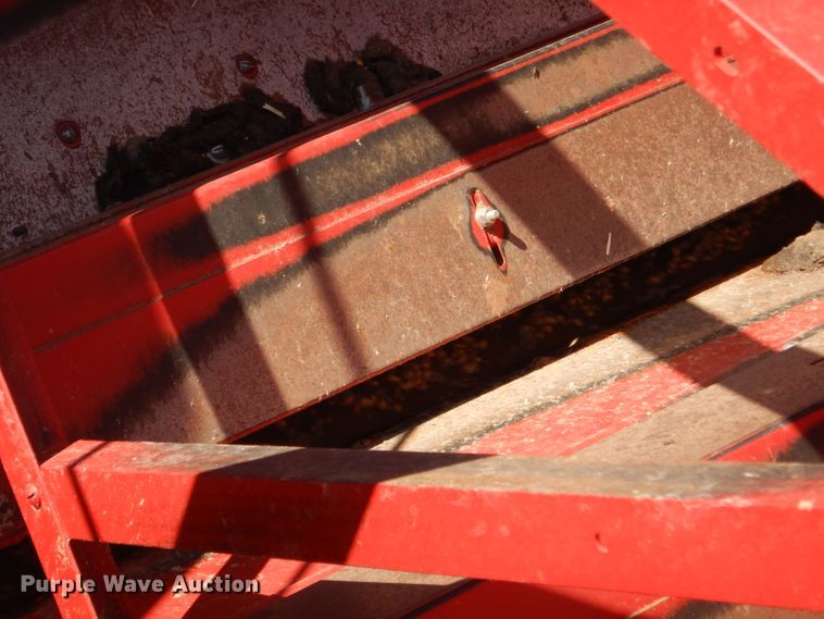 image for item DD6351 2006 Case IH 2377 Axial-Flow Hillco Sidehill RWA combine