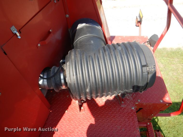 image for item DD6351 2006 Case IH 2377 Axial-Flow Hillco Sidehill RWA combine