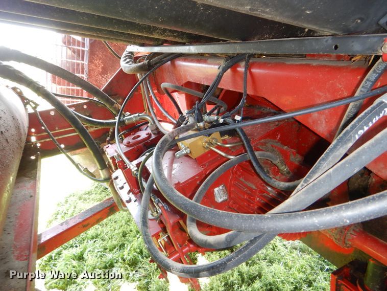 image for item DD6351 2006 Case IH 2377 Axial-Flow Hillco Sidehill RWA combine