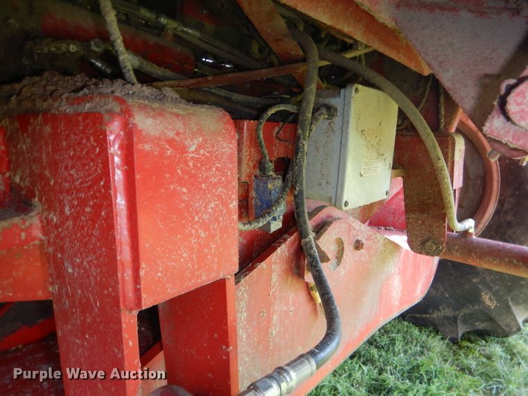 image for item DD6351 2006 Case IH 2377 Axial-Flow Hillco Sidehill RWA combine