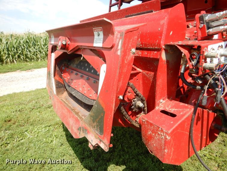 image for item DD6351 2006 Case IH 2377 Axial-Flow Hillco Sidehill RWA combine