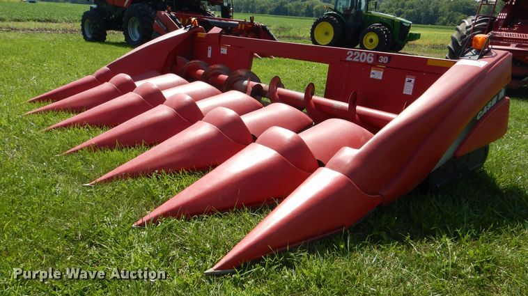 image for item DD6352 2002 Case IH 2206 corn head
