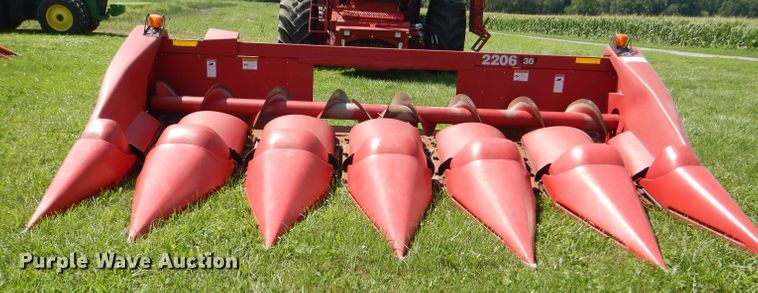 image for item DD6352 2002 Case IH 2206 corn head