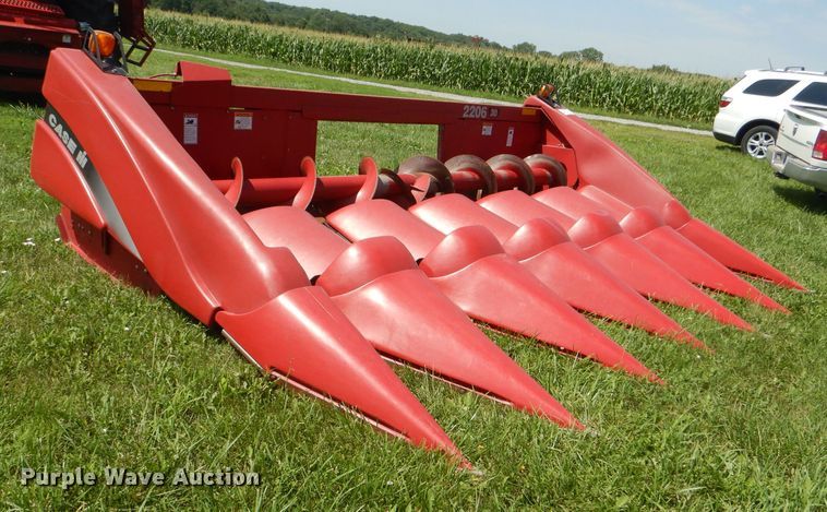 image for item DD6352 2002 Case IH 2206 corn head