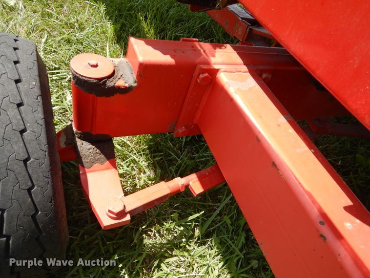 image for item DD6357 Unverferth HT25 header trailer