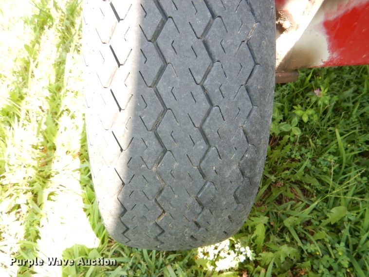 image for item DD6358 Unverferth HT25 header trailer