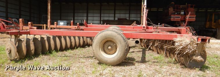 image for item DD6359 International 490 tandem disk