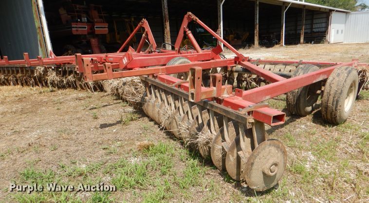 image for item DD6359 International 490 tandem disk