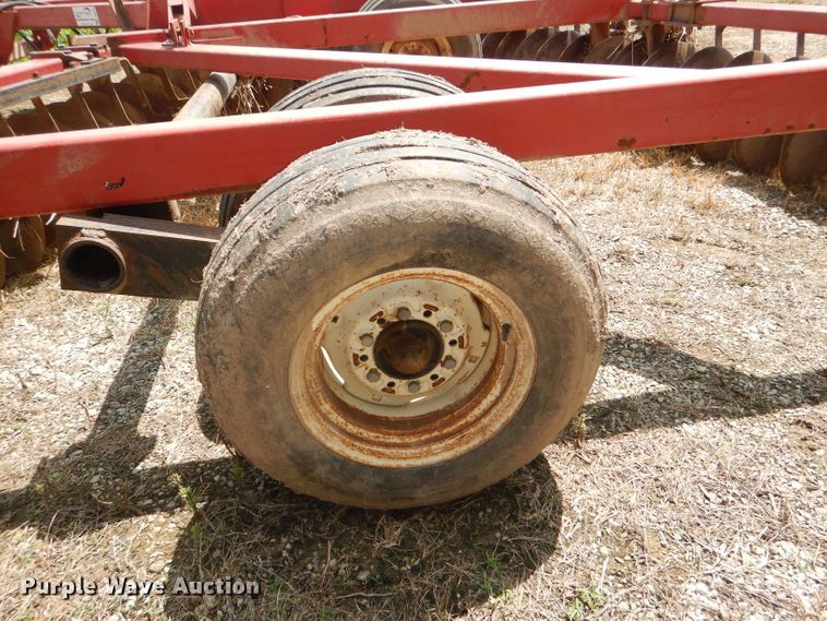 image for item DD6359 International 490 tandem disk