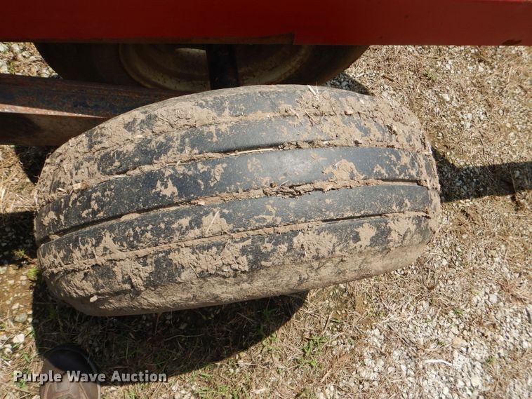 image for item DD6359 International 490 tandem disk