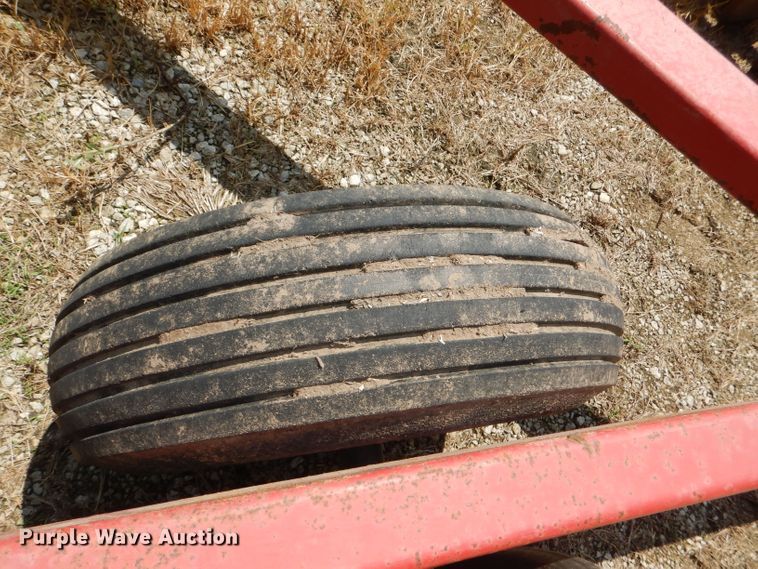 image for item DD6359 International 490 tandem disk