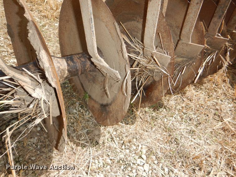 image for item DD6359 International 490 tandem disk