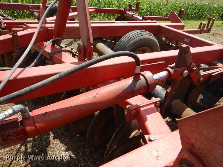 image for item DD6359 International 490 tandem disk