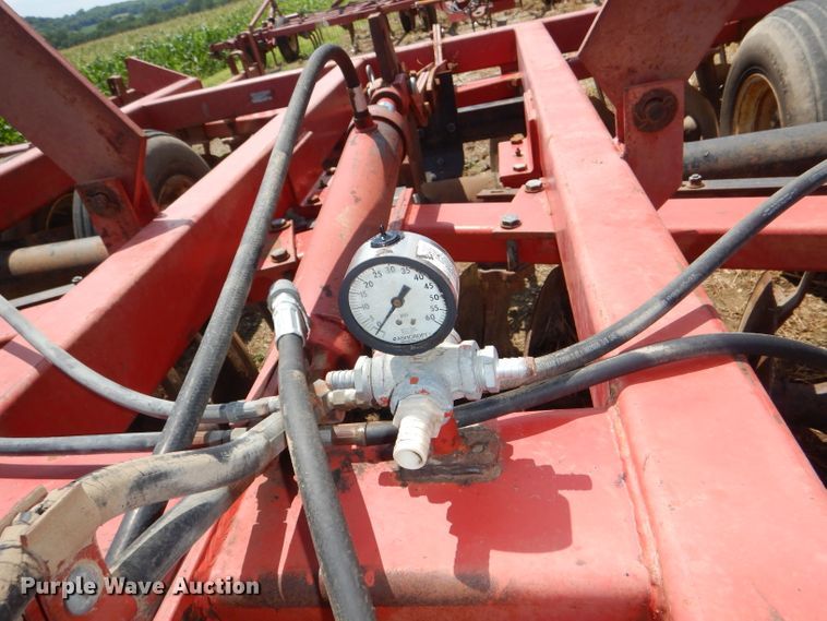 image for item DD6359 International 490 tandem disk