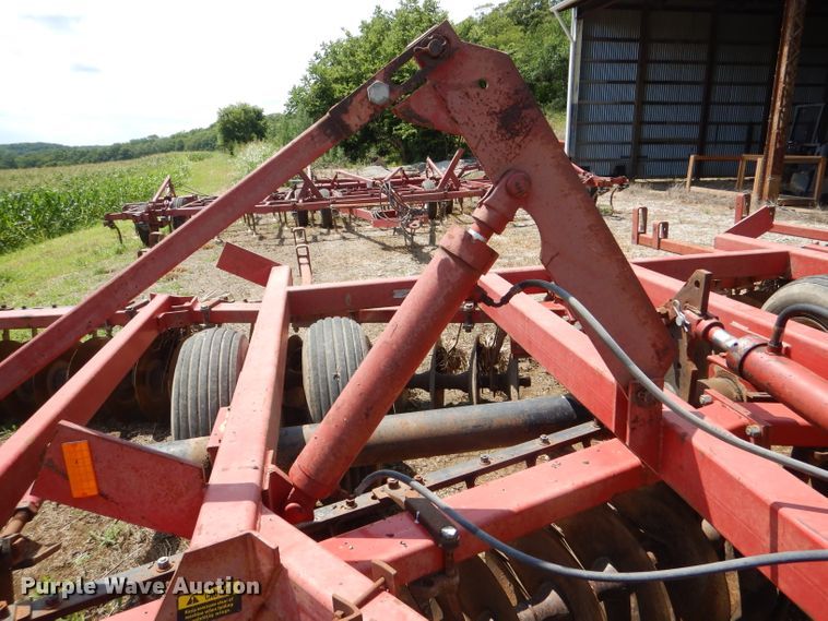 image for item DD6359 International 490 tandem disk