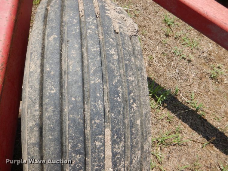 image for item DD6359 International 490 tandem disk