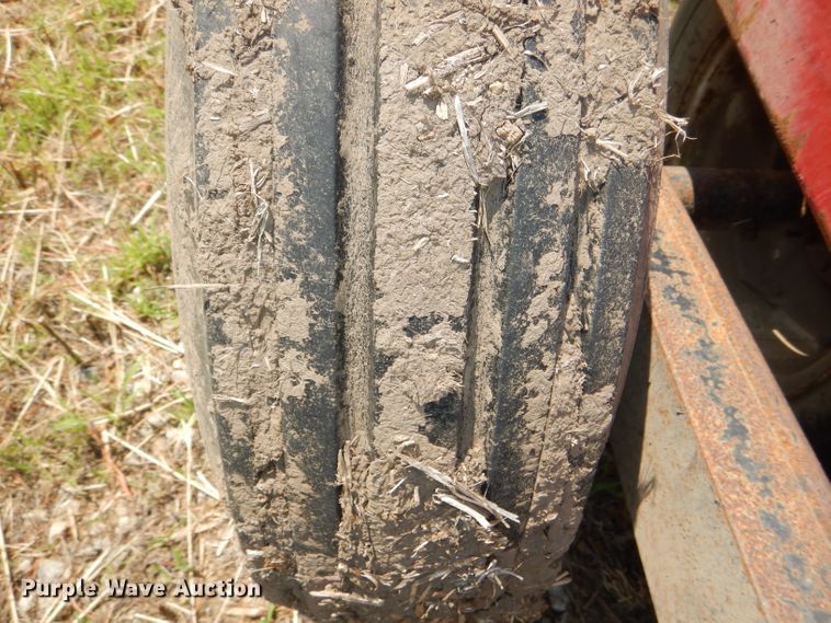 image for item DD6359 International 490 tandem disk