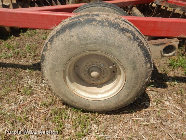 image for item DD6359 International 490 tandem disk