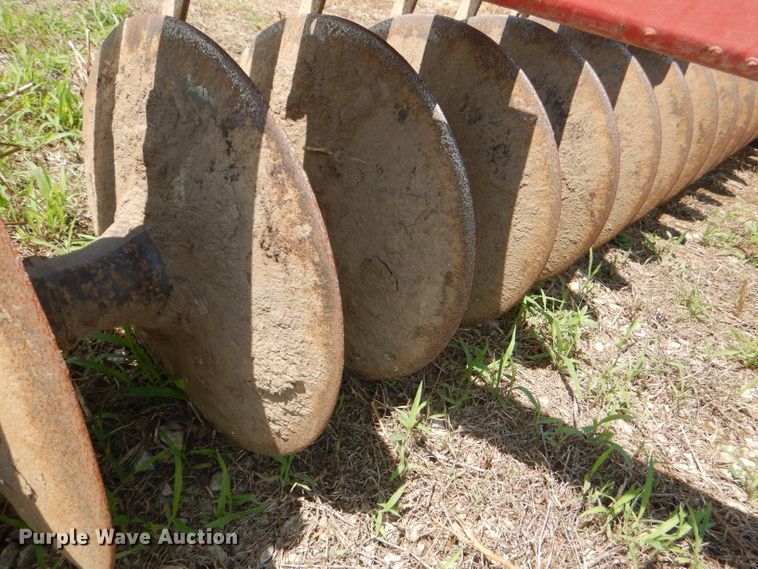 image for item DD6359 International 490 tandem disk