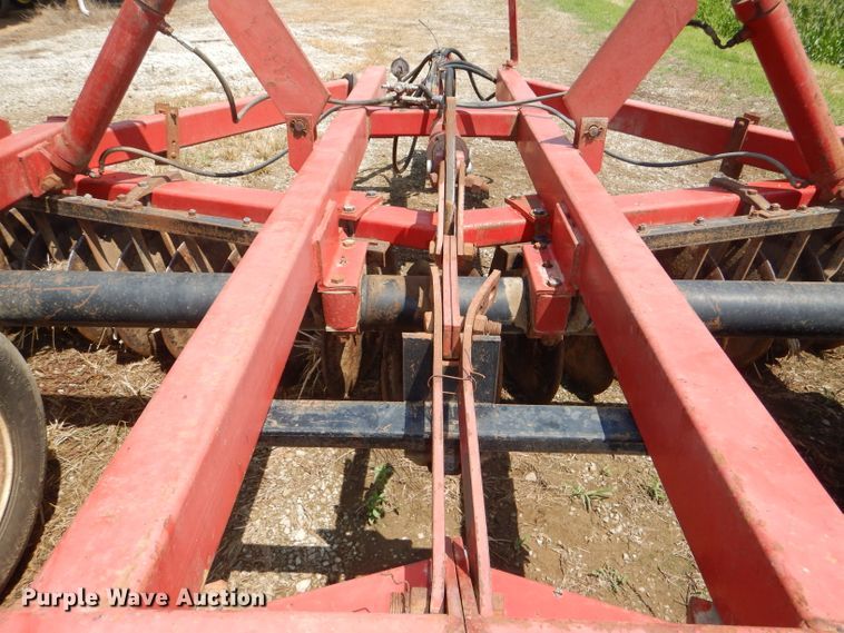 image for item DD6359 International 490 tandem disk