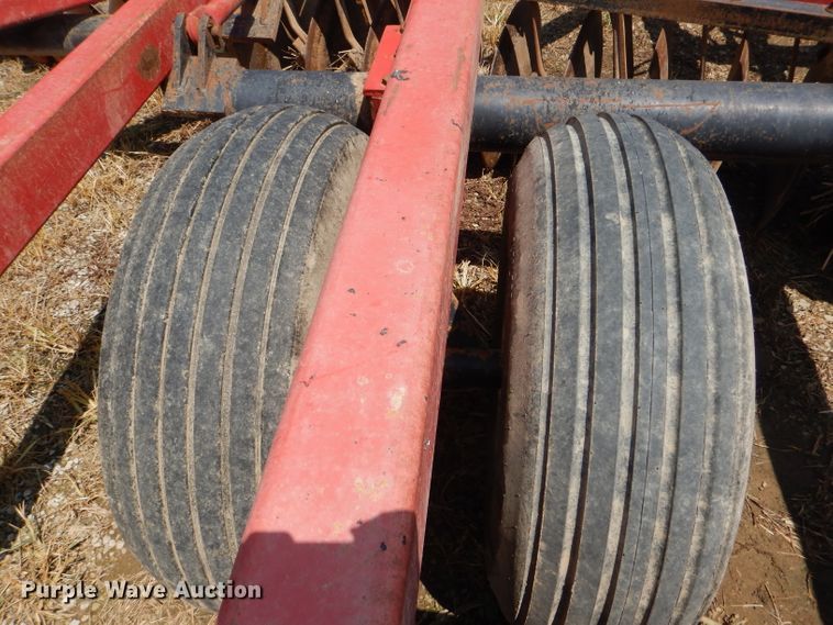 image for item DD6359 International 490 tandem disk