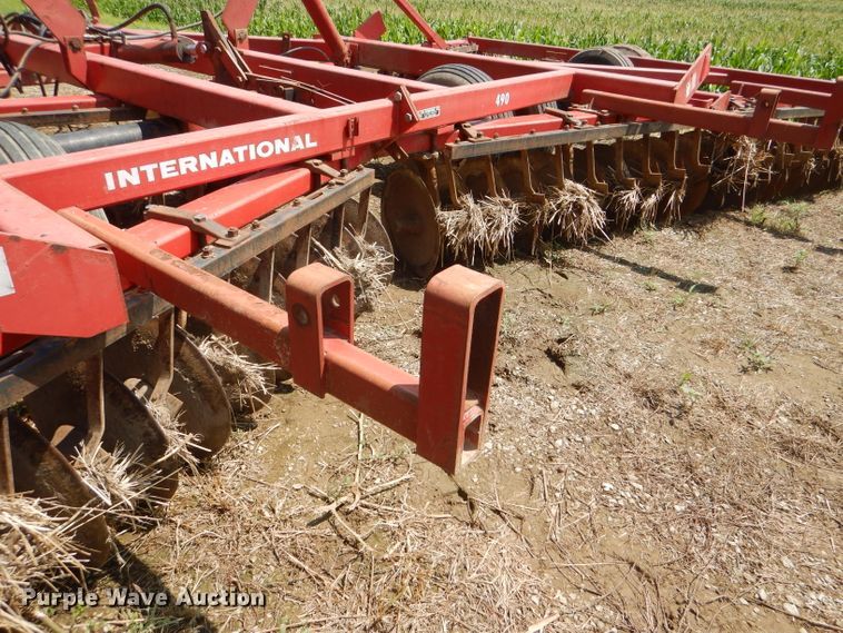 image for item DD6359 International 490 tandem disk