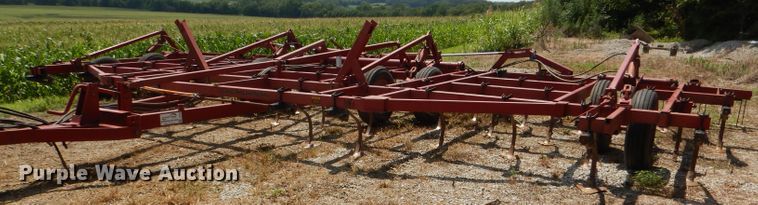 image for item DD6360 Case IH 4800 Vibrashank field cultivator