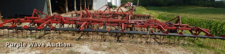 image for item DD6360 Case IH 4800 Vibrashank field cultivator