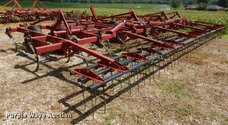 image for item DD6360 Case IH 4800 Vibrashank field cultivator