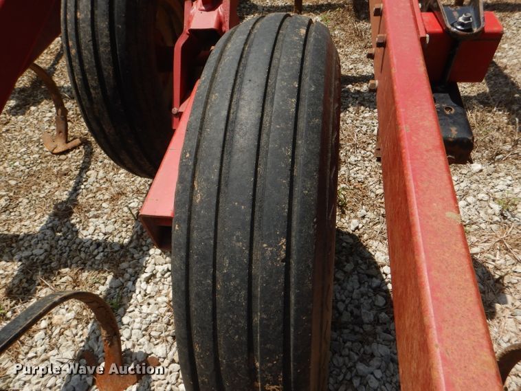image for item DD6360 Case IH 4800 Vibrashank field cultivator