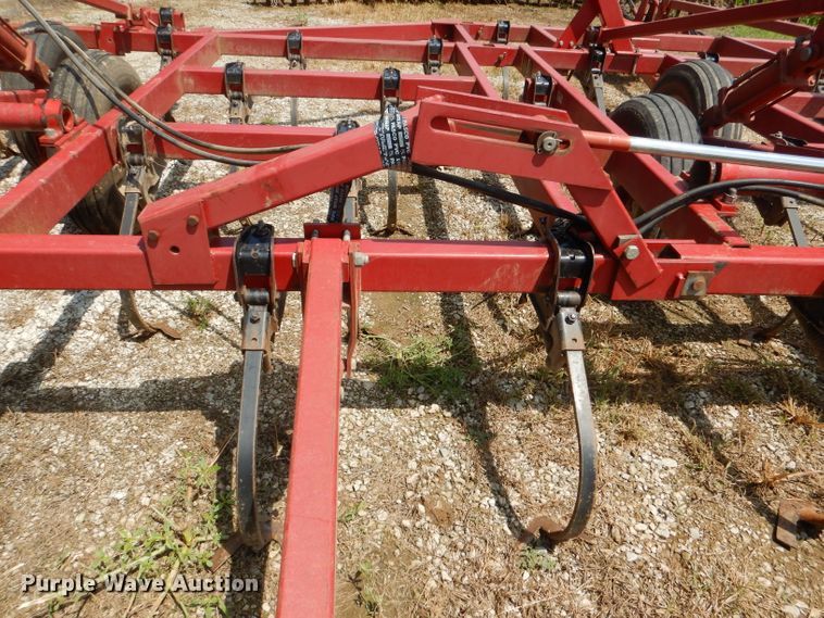 image for item DD6360 Case IH 4800 Vibrashank field cultivator