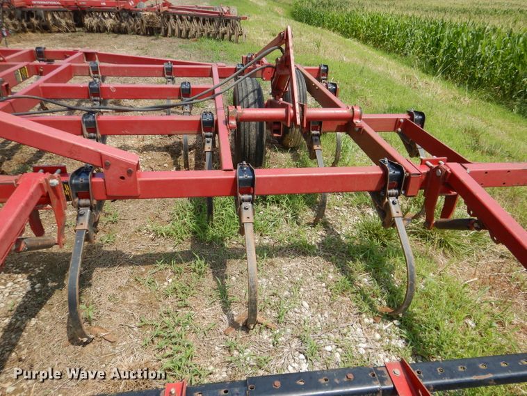 image for item DD6360 Case IH 4800 Vibrashank field cultivator