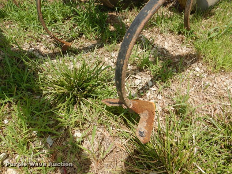 image for item DD6360 Case IH 4800 Vibrashank field cultivator