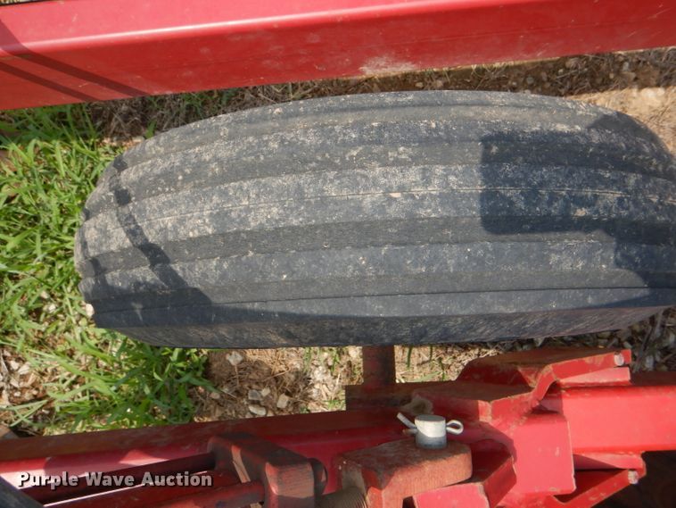 image for item DD6360 Case IH 4800 Vibrashank field cultivator