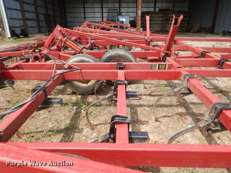 image for item DD6360 Case IH 4800 Vibrashank field cultivator