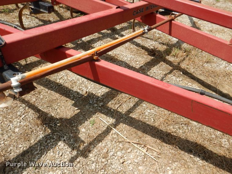 image for item DD6360 Case IH 4800 Vibrashank field cultivator