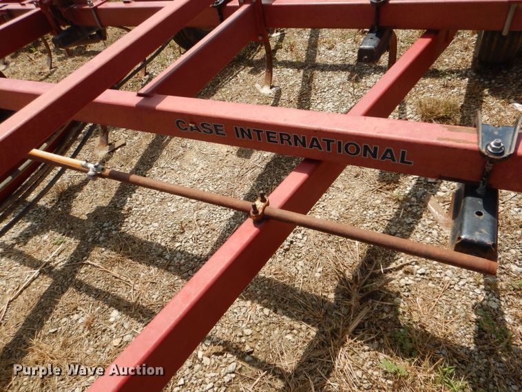 image for item DD6360 Case IH 4800 Vibrashank field cultivator