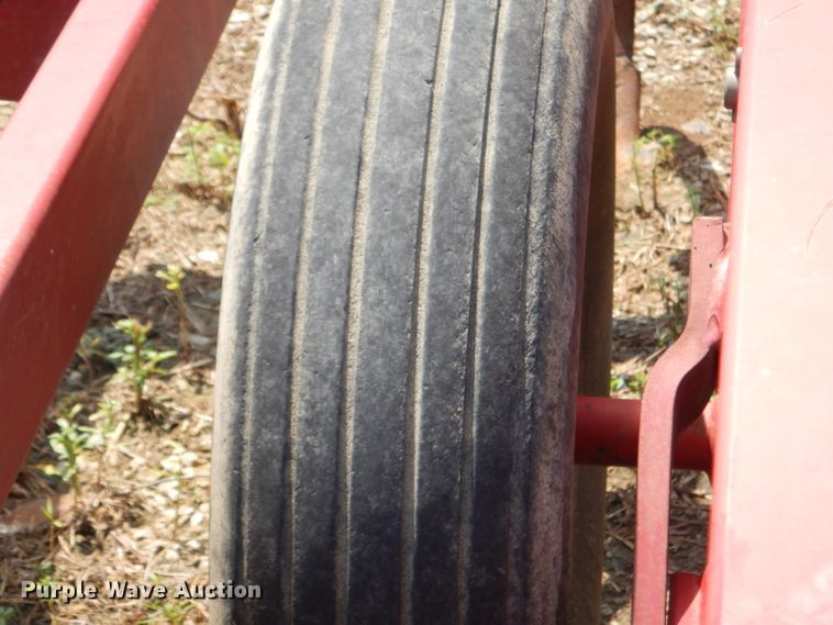 image for item DD6360 Case IH 4800 Vibrashank field cultivator