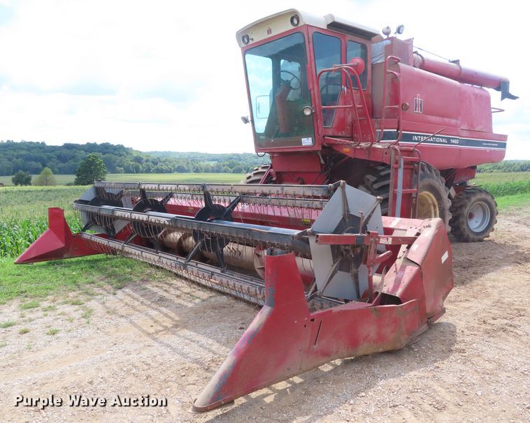 image for item DD6361 1978 International 1460 combine