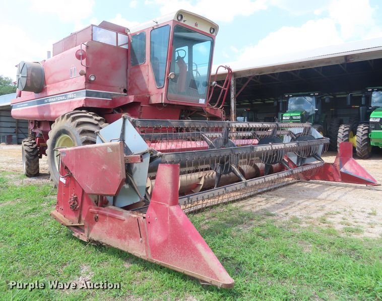 image for item DD6361 1978 International 1460 combine