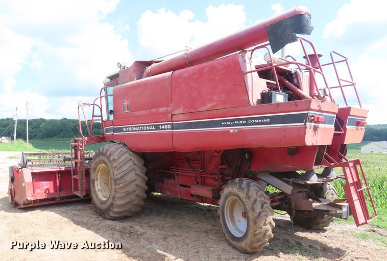 image for item DD6361 1978 International 1460 combine