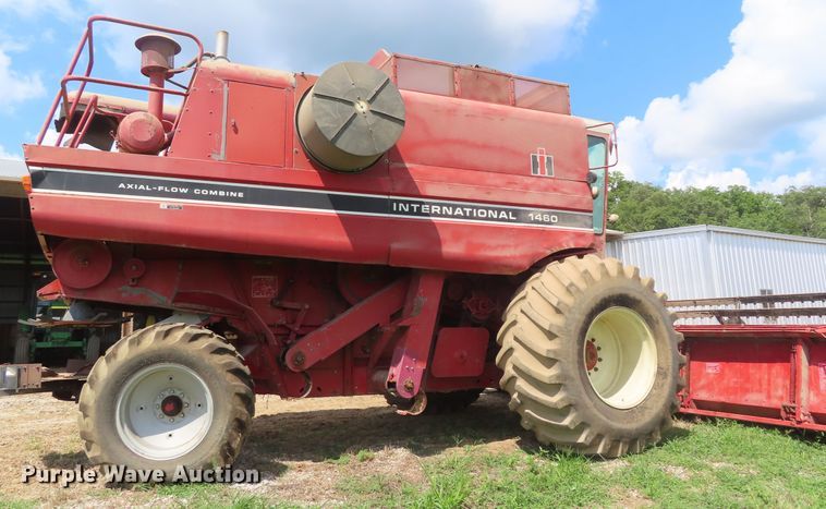 image for item DD6361 1978 International 1460 combine