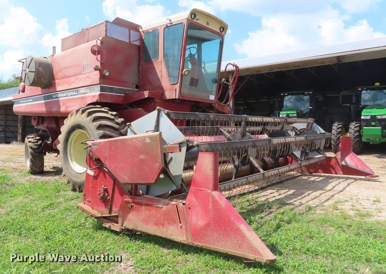 image for item DD6361 1978 International 1460 combine