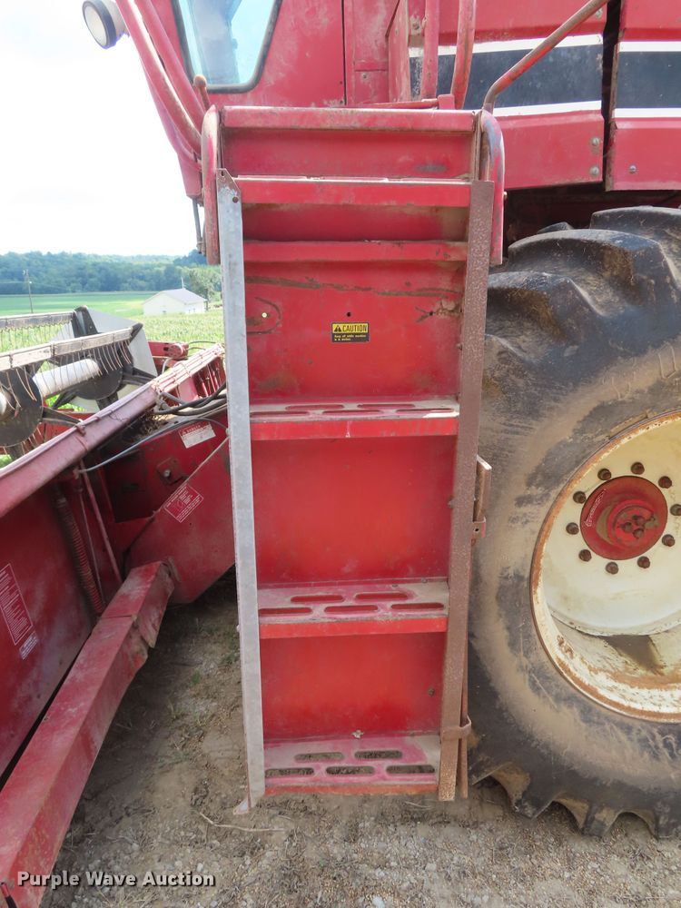 image for item DD6361 1978 International 1460 combine