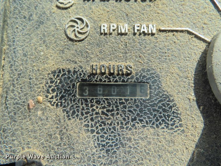 image for item DD6361 1978 International 1460 combine