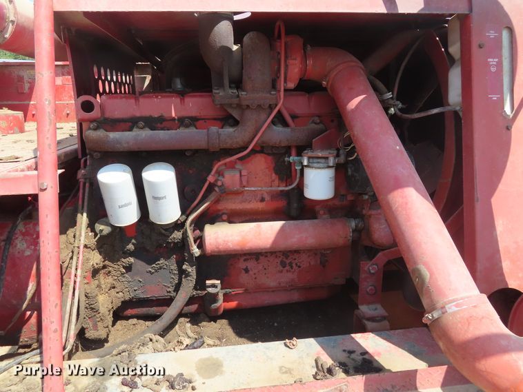 image for item DD6361 1978 International 1460 combine