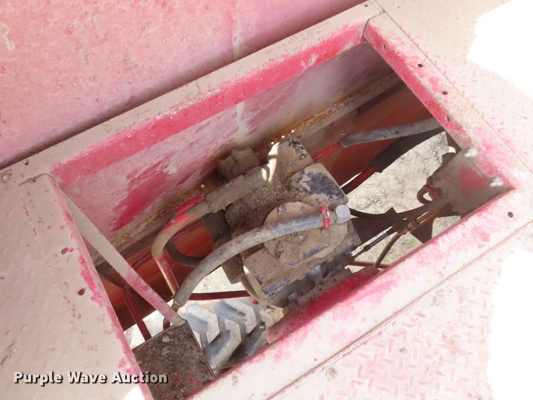 image for item DD6361 1978 International 1460 combine