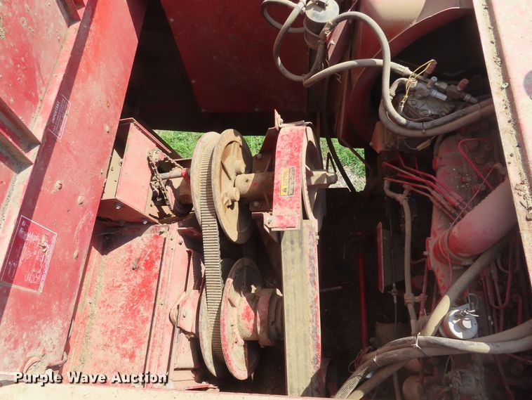 image for item DD6361 1978 International 1460 combine